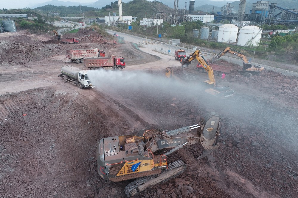 不停工、不斷檔，假期建設(shè)忙！