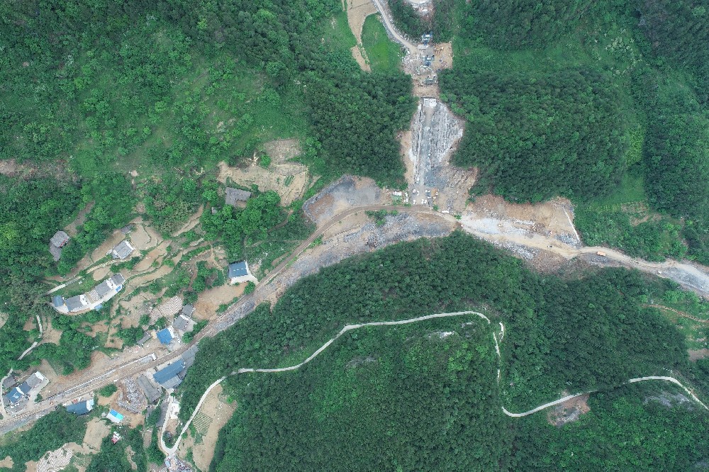 曾榮路改建工程全面提速，跑出建設(shè)“加速度”